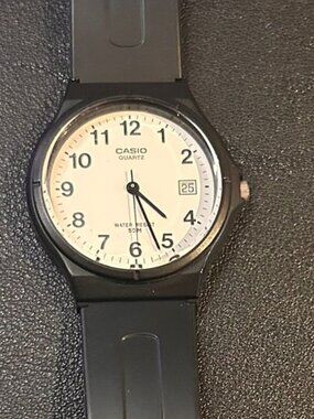 Casio MW-59-7B Men's Analogue Quartz Watch with Resin Strap, Black/White, Strap.